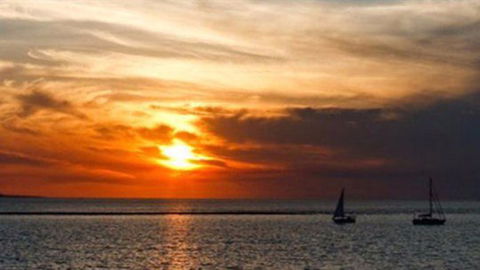 La Beach Restaurant - Hotel Accommodation 0