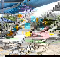 Red Deer Cafe - Hotel Accommodation