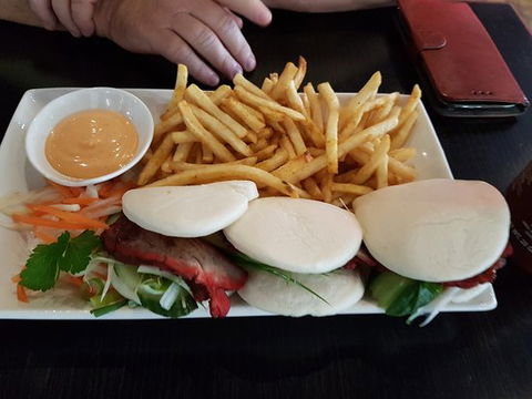 Lazy Susan’s - Hotel Accommodation 0