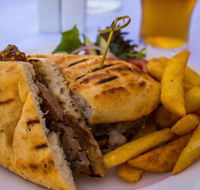 Labrador AFL Sports Club - Hotel Accommodation