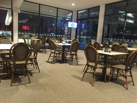 Broadbeach Bowls Club - Hotel Accommodation 1