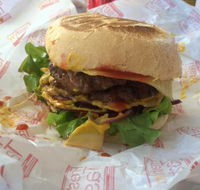Malibu Burgers - Hotel Accommodation