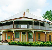 The Victoria Hotel Hinton - Hotel Accommodation