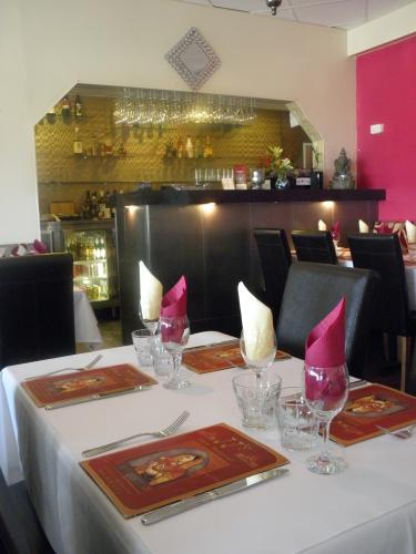 JJ’s Indian Restaurant - Hotel Accommodation 1