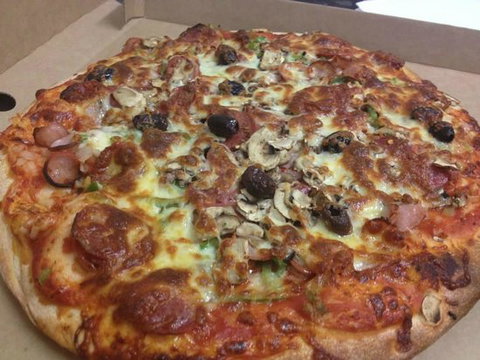 Eat-a-Pizza - Hotel Accommodation 0