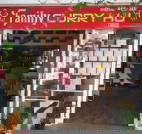 Family Curry Hub - Hotel Accommodation