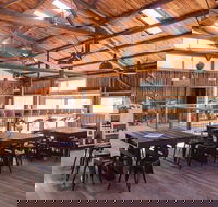 Willie Smith's Apple Shed - Hotel Accommodation