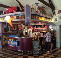 Cruzin' in the 50's Diner - Hotel Accommodation