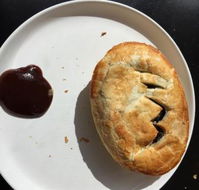 Devil's Den Cafe and Takeaway - Hotel Accommodation