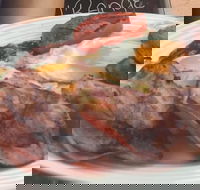 Majors Munchies - Hotel Accommodation