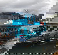 Skippers Floating Eatery - Hotel Accommodation