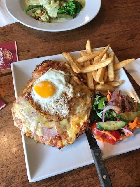 Red Roof Bar & Grill - Hotel Accommodation 3