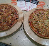 Village Pizza Kitchen - Hotel Accommodation