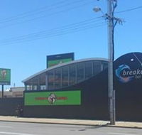 Breakers Bar  Cafe - Hotel Accommodation