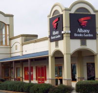 Cafe Brooks Garden - Hotel Accommodation