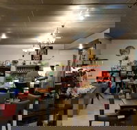 8 Thai Ladies - Hotel Accommodation