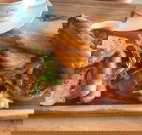 Bushlolly Cafe - Hotel Accommodation