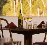 Lakeside Restaurant - Hotel Accommodation