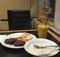 Top Shopz Curry Corner - Hotel Accommodation