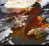 Salem Cafe - Hotel Accommodation