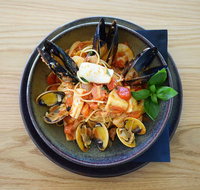 Sneaky's Restaurant - Hotel Accommodation
