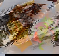 Yanni's Taverna - Hotel Accommodation