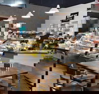 D  M's Bakery Cafe - Hotel Accommodation