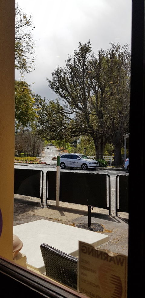 Wanera Wine Bar And Restaurant - Hotel Accommodation 3
