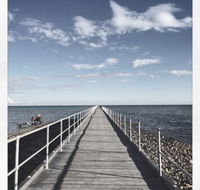 Little Orange Van On The Foreshore - Hotel Accommodation
