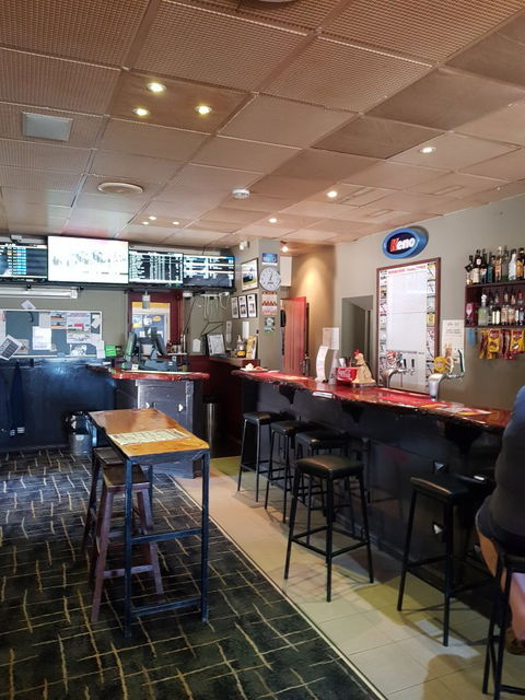 Meningie Hotel Bistro - Hotel Accommodation 7