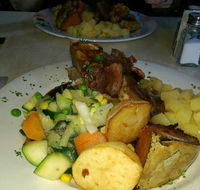 Queens Arms Hotel Riccardo's Seafood and Steakhouse - Hotel Accommodation