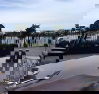 LakeFront Bistro - Hotel Accommodation