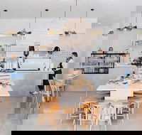 Nude Sisters Whole Food Kitchen - Hotel Accommodation