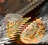 Pacific Pines Tuk Tuk Thai Bistro - Hotel Accommodation