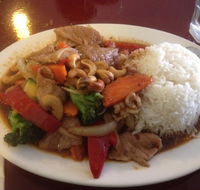 Dee's Vintage Thai Restaurant - Hotel Accommodation