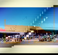 Gold Nugget Truck Stop - Hotel Accommodation