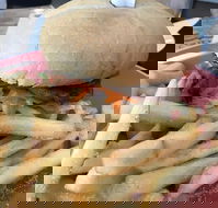 Hasking Street Cafe - Hotel Accommodation