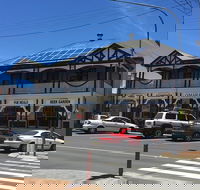 Omaras - Hotel Accommodation