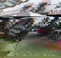 Pig Face Seafood Takeaway - Hotel Accommodation