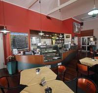 Henry's Cafe and Restaurant - Hotel Accommodation