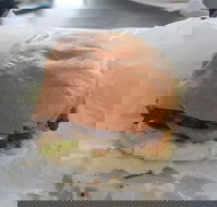 Emmanuels Take Away - Hotel Accommodation