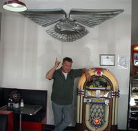 Retro Style Dinning - Hotel Accommodation