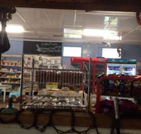 Deb's Cafe - Hotel Accommodation