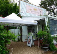 Flutterbies Cottage Cafe - Hotel Accommodation