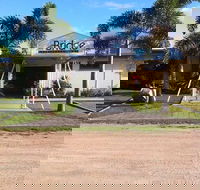 The Bridge Bar  Restaurant - Hotel Accommodation