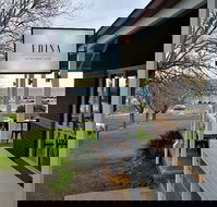 Edina Waterfront Cafe - Hotel Accommodation