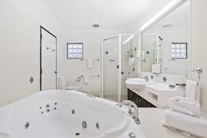 The Coffee House Apartments & Bistro - Hotel Accommodation 7