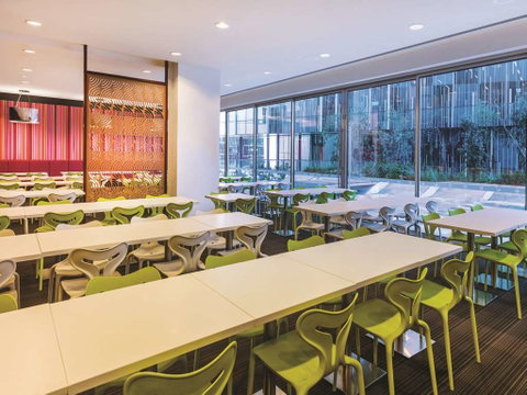 Travelodge Melbourne Docklands - Hotel Accommodation 15