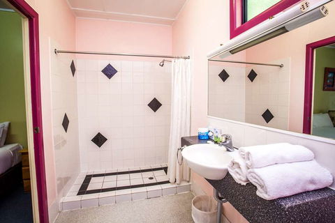 Darra Motel and Conference Centre - Hotel Accommodation 9