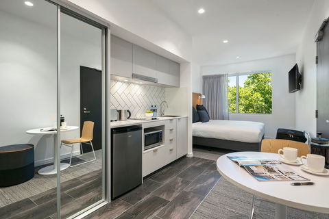 Quest Canberra City Walk - Hotel Accommodation 5